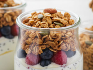 Granola Joghurt Becher