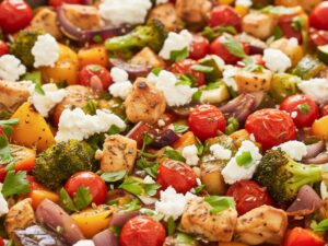 "One Pot" Mediterranes Ofengemüse mit Hähnchen und Feta