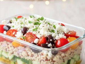 Griechischer Quinoa-Salat (High-Protein Meal Prep)