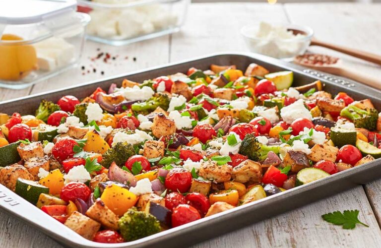 "One Pot" Mediterranes Ofengemüse mit Hähnchen und Feta