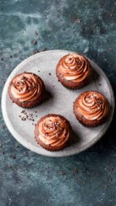 Schokomuffins mit Schoko-Buttercreme-Topping